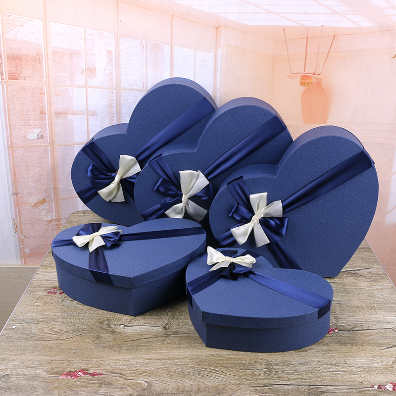 Manufacturers supply 5 sets of big love gift box, Valentine's Day flower gift box with heart shape